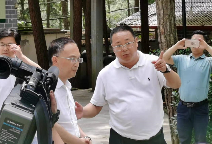 巴中市委常委、袁聞聰赴巴中師巴山牧業(yè)股份有限公司開展服務(wù)巴商返鄉(xiāng)創(chuàng)業(yè)專題調(diào)研